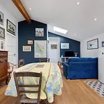 La Maison Des Poneys Holiday home Le Pian-Medoc
